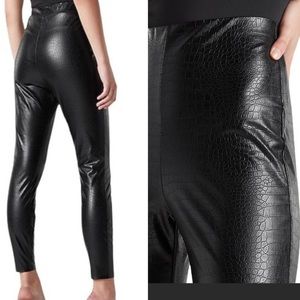 NWT 7 For All Mankind Croc Faux Leather Leggings Black M